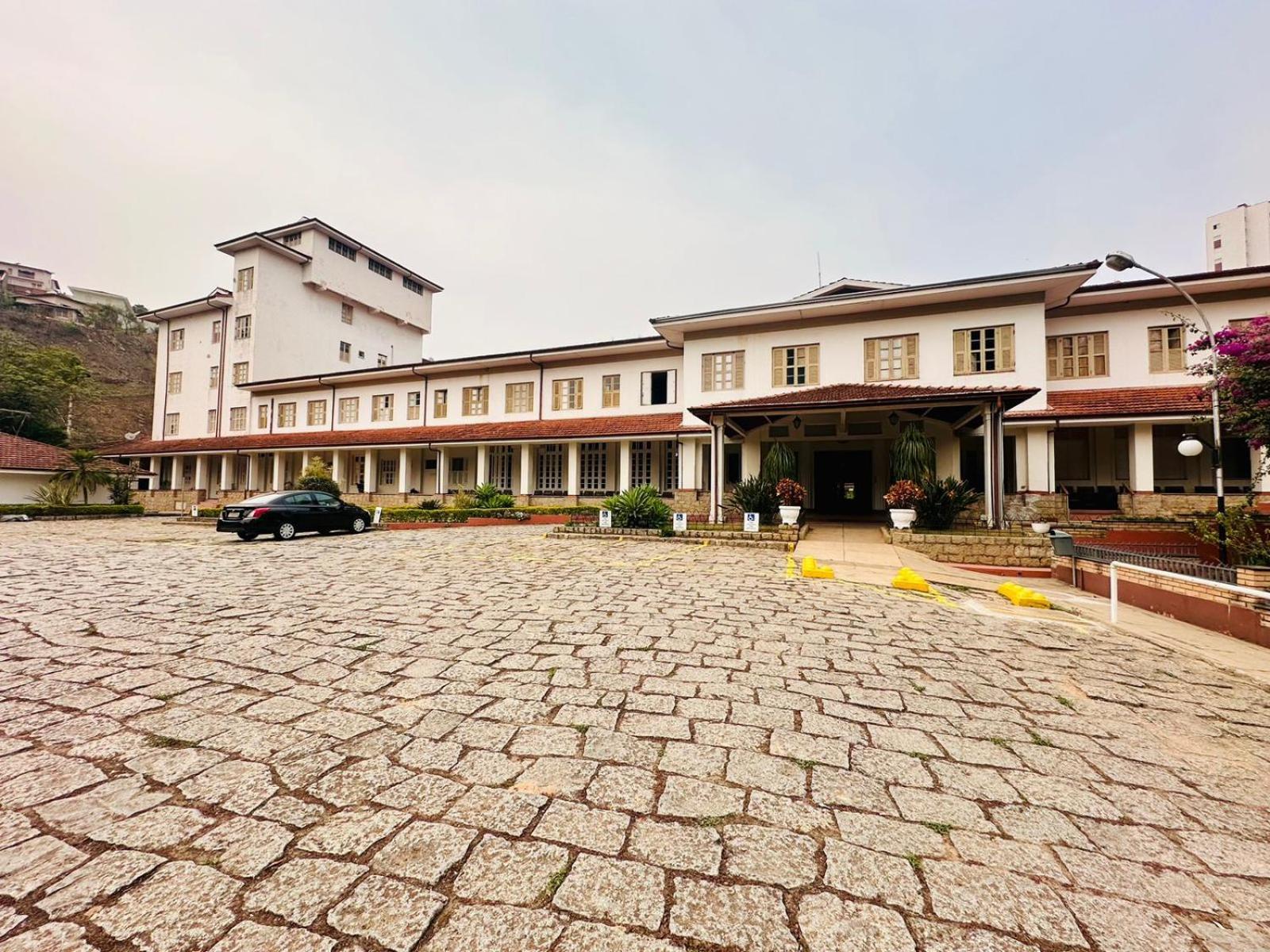 Apartamento Condominio Quisisana Centro Pocos De Caldas Lazer Completo, Uma Estrutura De Resort Exterior photo